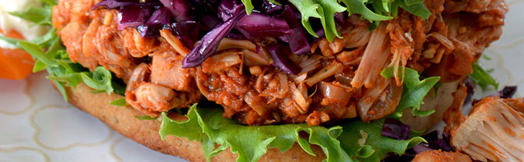 SPICY BBQ JACKFRUIT SLIDERS - RainbowYogaTraining